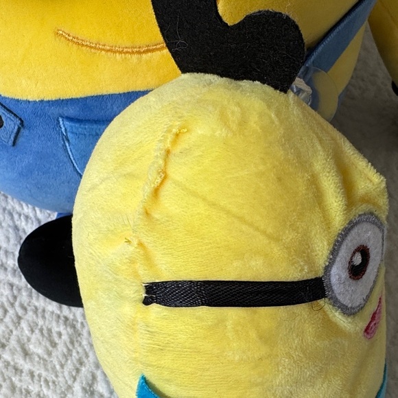 Despicable Me Minions Stuffed Animal Set - Yellow and Blue - Picture 13 of 13